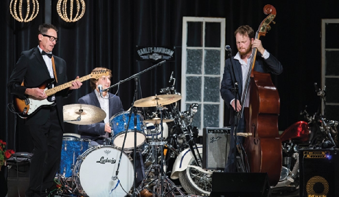 The Rave On Buddy Holly tribute band performing.